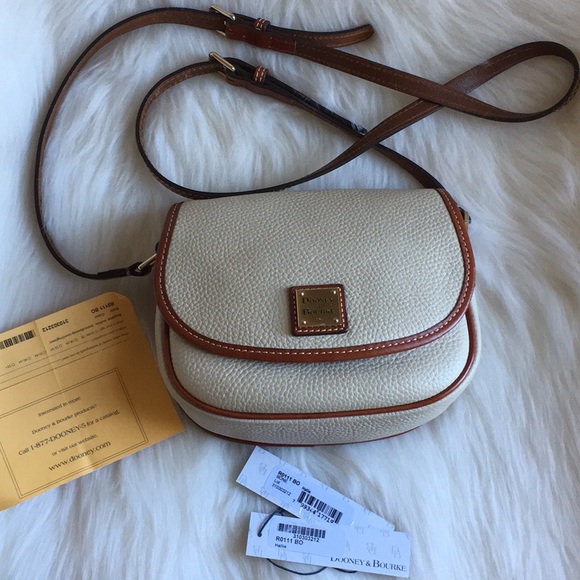 Dooney & Bourke Handbags - Dooney & Bourke Crossbody bag